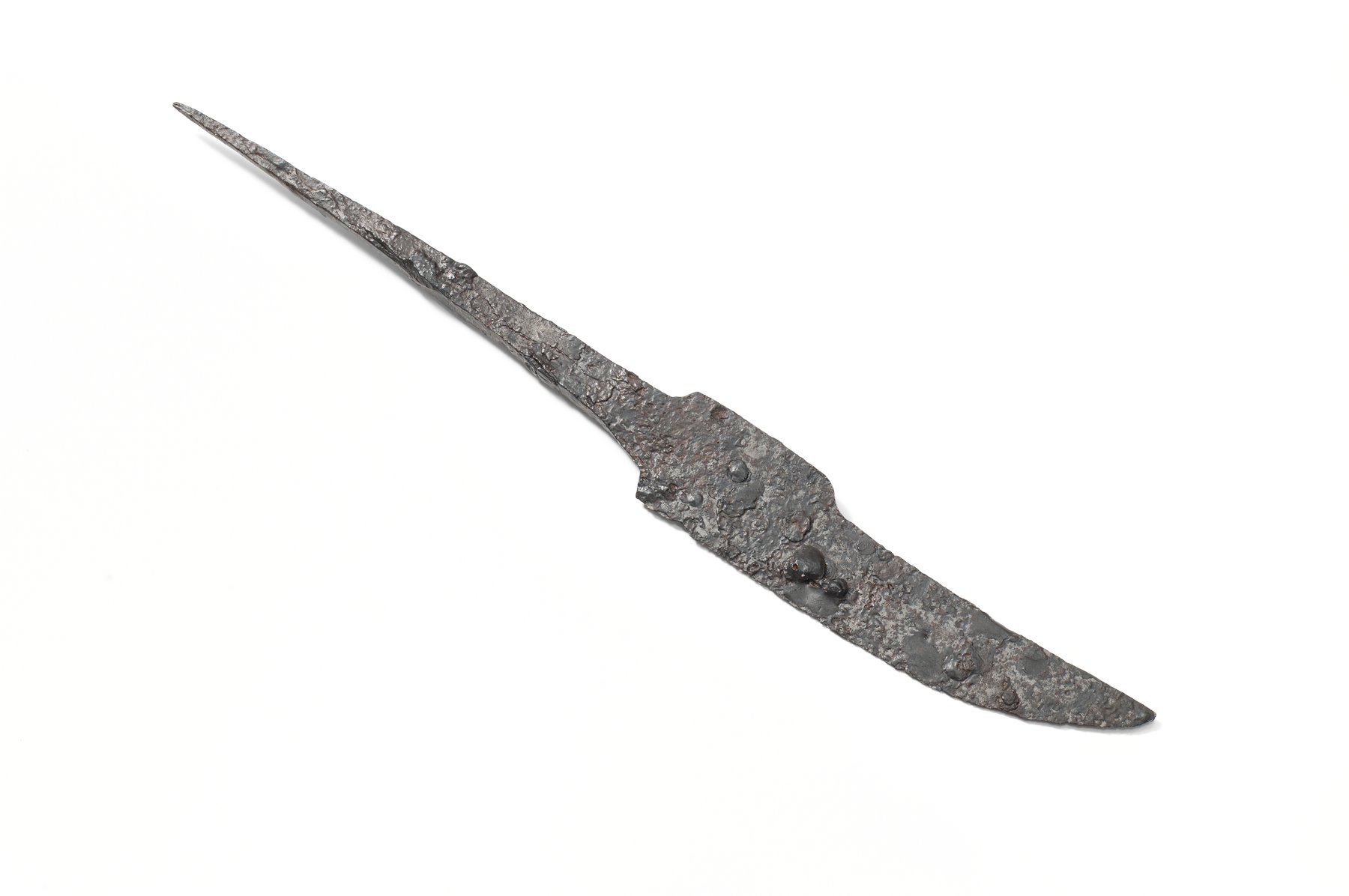 Iron knife with a spike tang. 14th–15th century. 